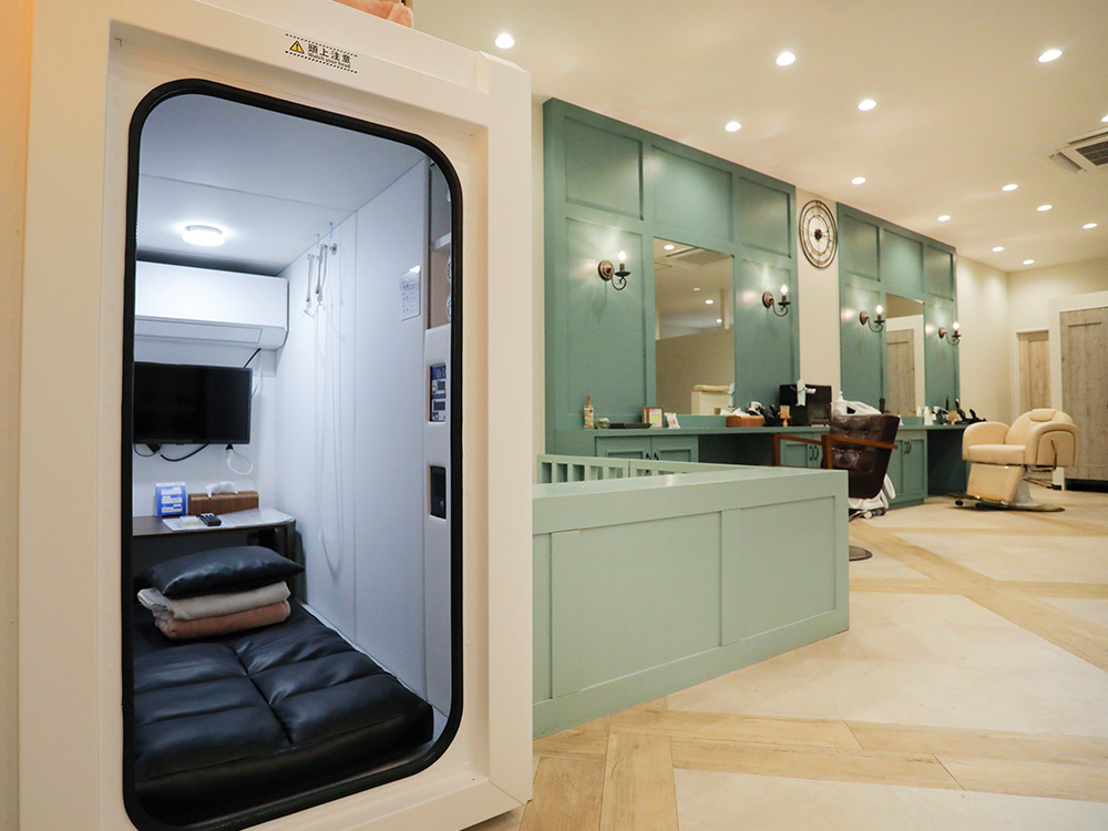 酸素ボックス内部